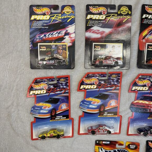Hot Wheels Pro Racing 1997 Lot of 10 + 2 Bonus Cars 1:64 Die-Cast NASCAR Sealed - Picture 2 of 10